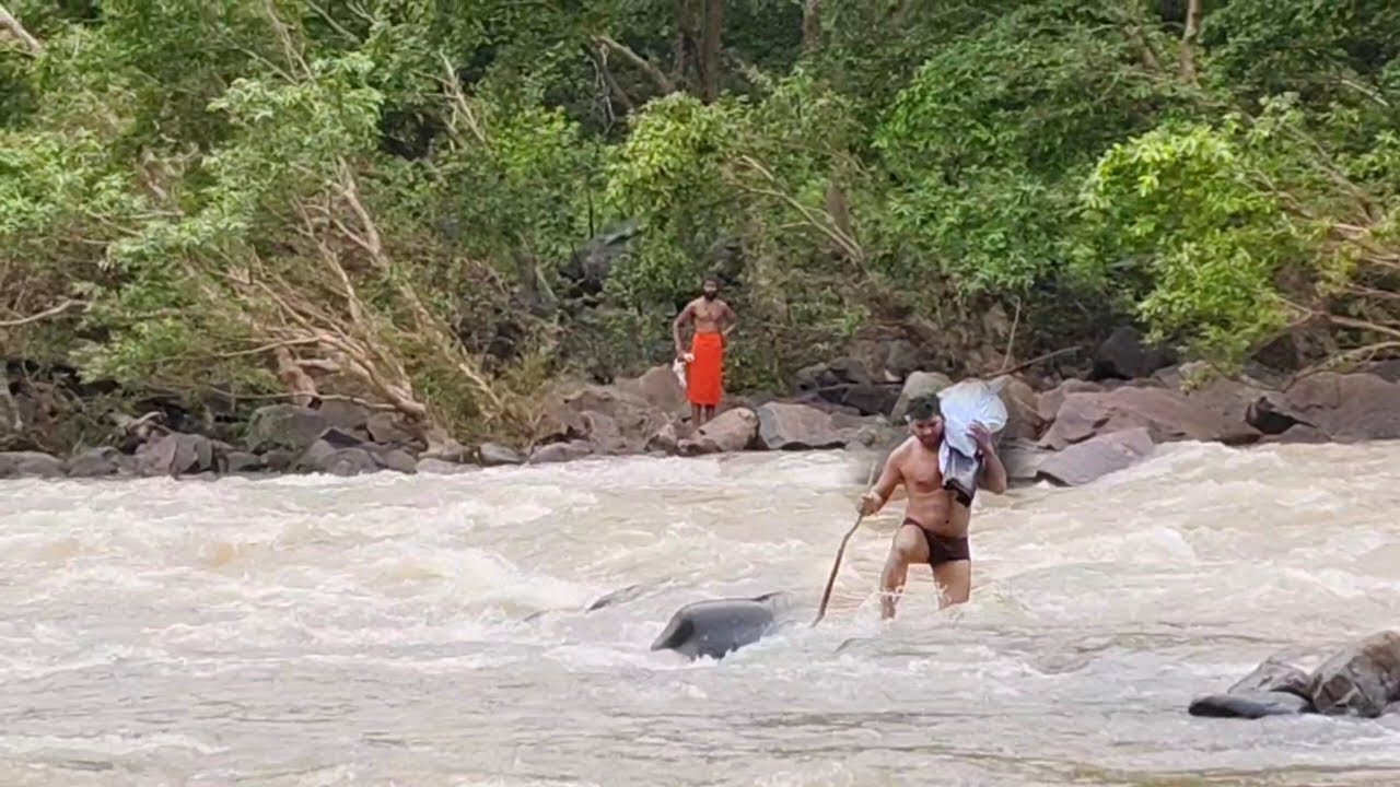 चित्रकूट के बाल वैरागी संत की कुटिया में नहीं है एक भी अन्य का दाना नदी के उषा पर जाना है मुश्किल
