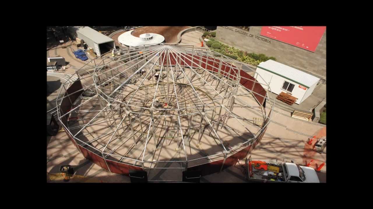 Construction of The Famous Spiegeltent