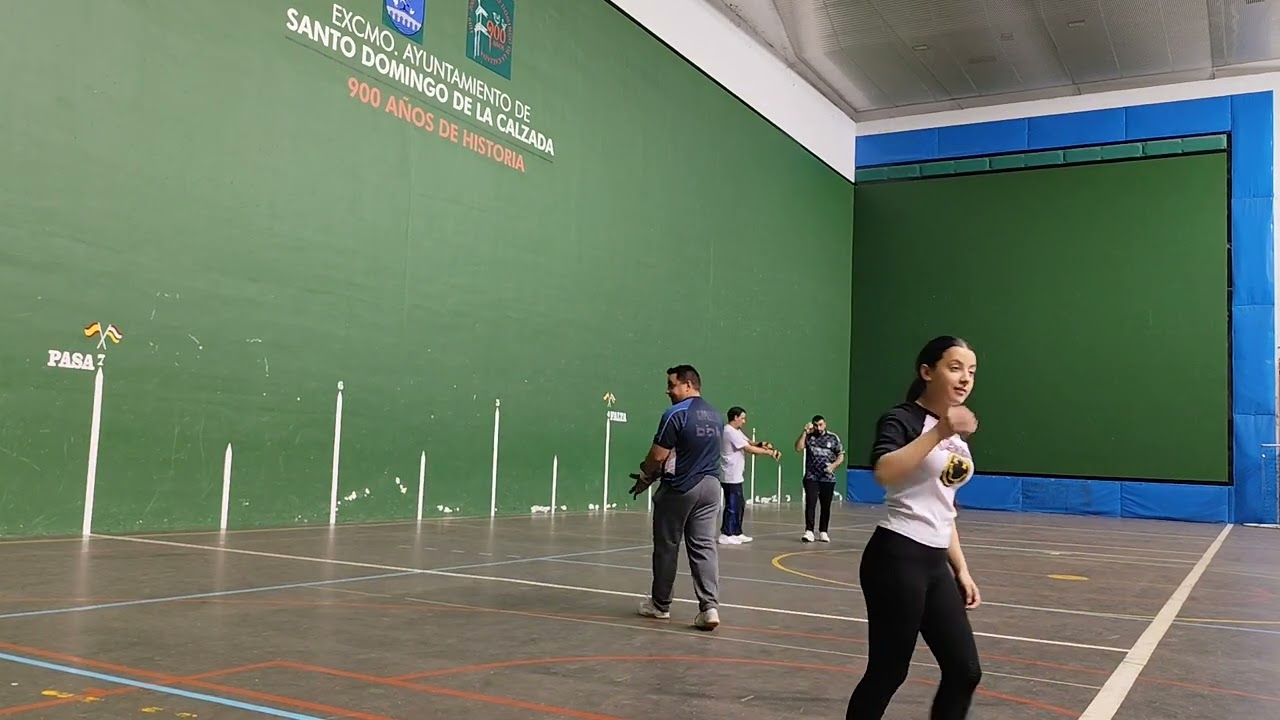 Pelota mano Edu y Kevin contra franki y cody