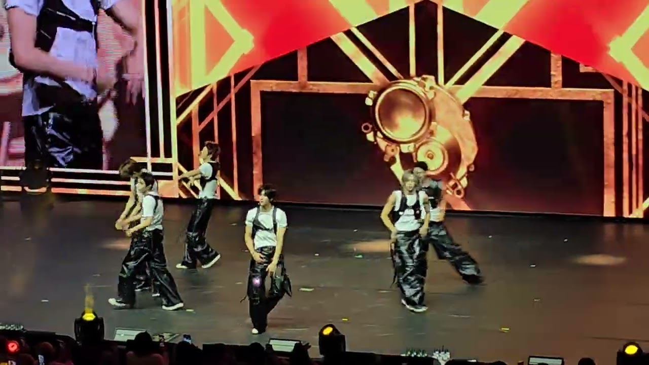 251030 RIIZE - Talk Saxy - RIIZING LOUD in Chicago