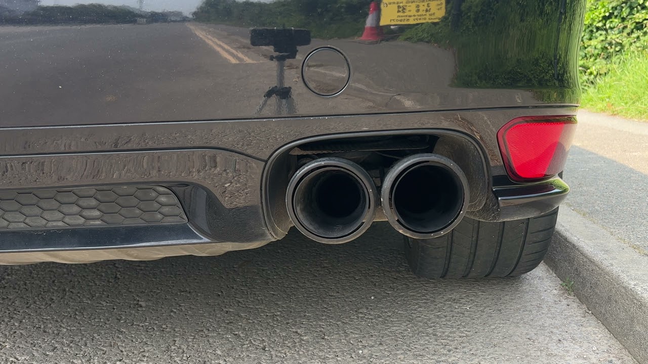 Cold Starting my Porsche Cayenne GTS, few revs thrown in...   😆😆