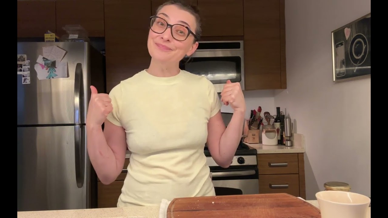 Cauliflower with eggs and crunchy onion