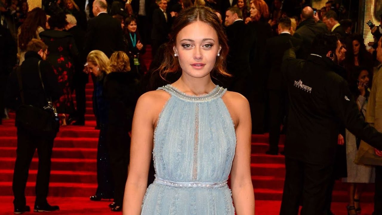 Top Ten Photos Of The Very Gorgeous And Amazing Ella Purnell From FallOut