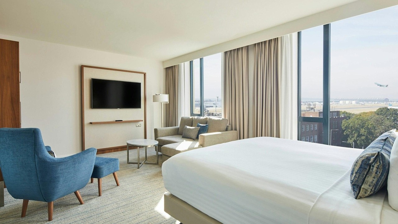 Courtyard London Heathrow Airport | London, United Kingdom | Hotel Review 🏨