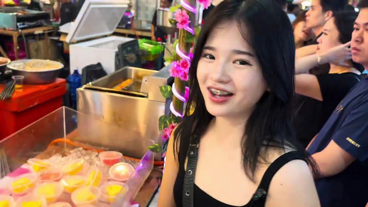 Event Kuliner Terbesar di Indonesia sekarang hadir di Festival Cap Go Meh Singkawang. Seru!!