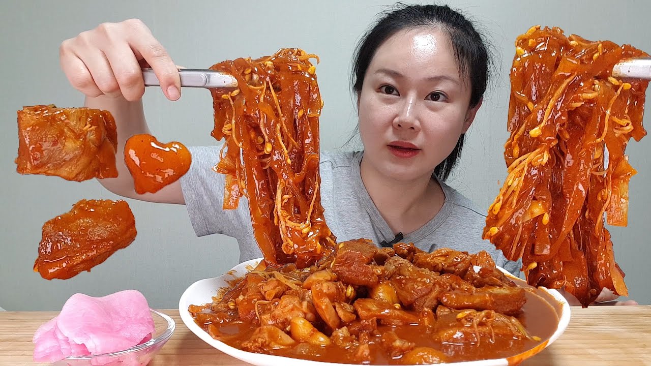 두찜 신메뉴:) 새로 나온 🔥두찜 매운🥵 갈비 찜닭🔥 먹방(흡사 당면찜) spicy mukbang