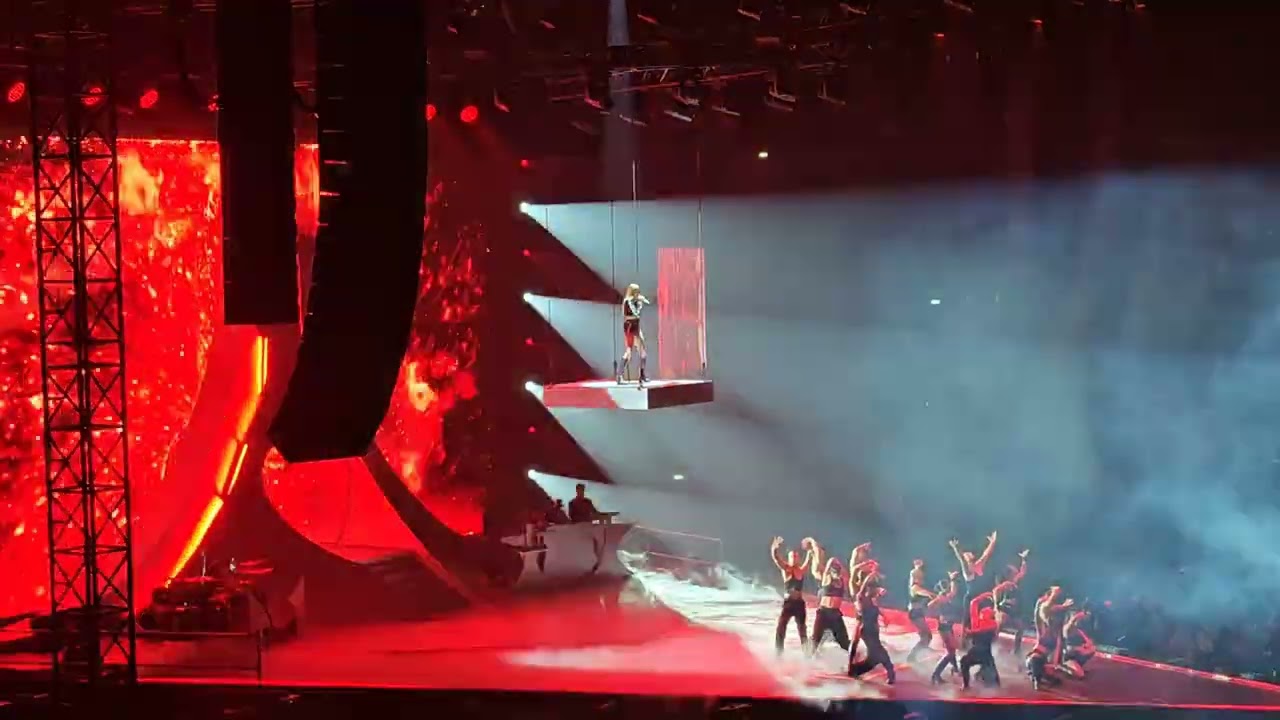 Annalisa - Dipende Ma noi siamo fuoco tour Capitolo I