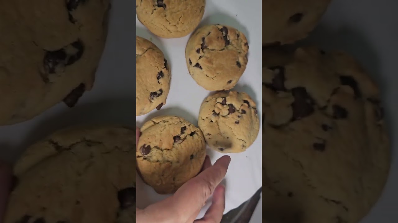 كوكيز 🍪طريّة  بطعم الشوكولاتة الغنيه 🍫