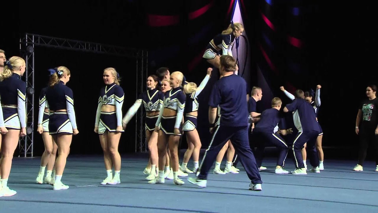 Turun Cheerleadingseura Smash Raptors cheerleadingin SM-kilpailussa 2016
