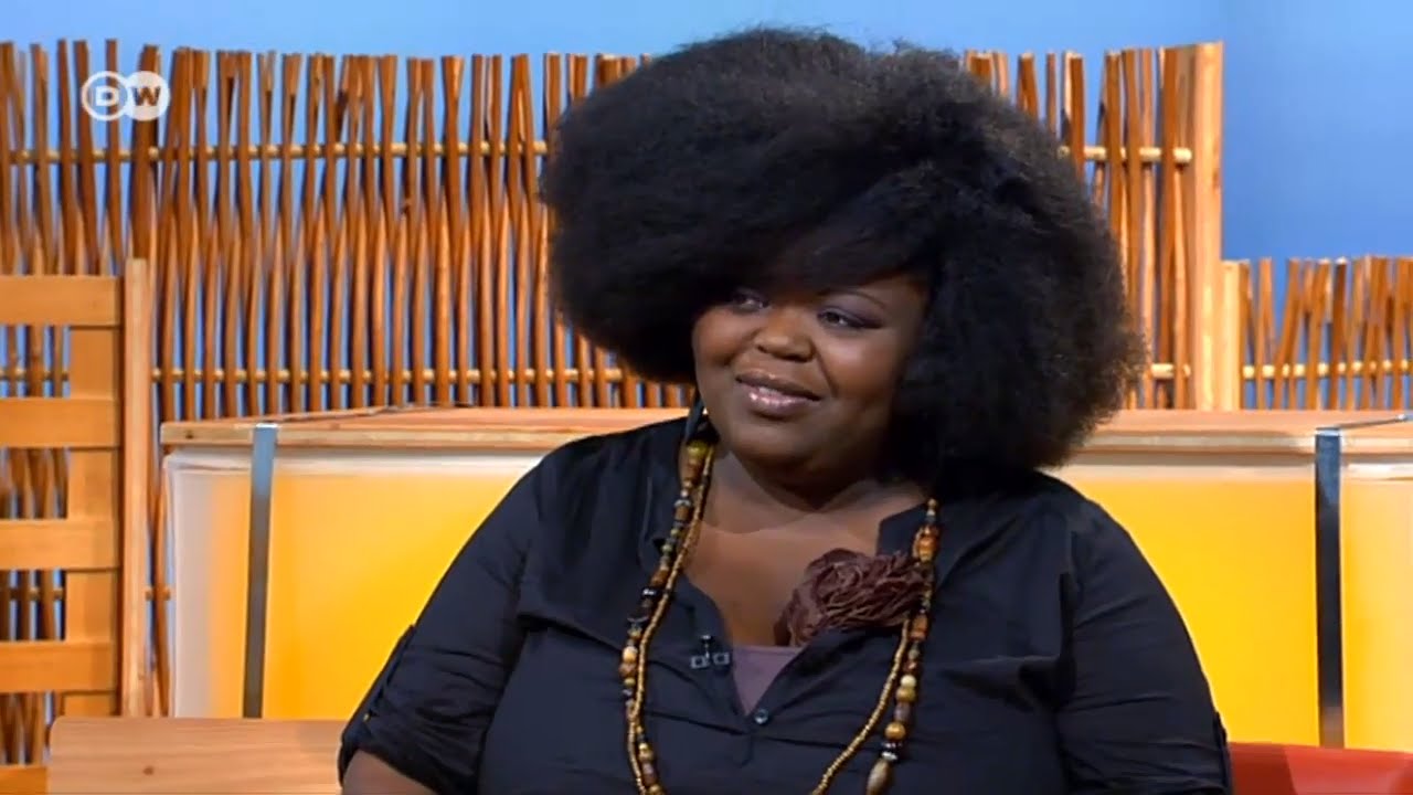 Stefanie-Lahya Aukongo, Autorin | Typisch deutsch