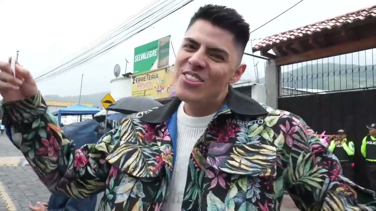 EMPLASTICANDO EN LAS VOTACIONES&hellip; &iexcl;SALE MAL! 😂 | KIKE JAV