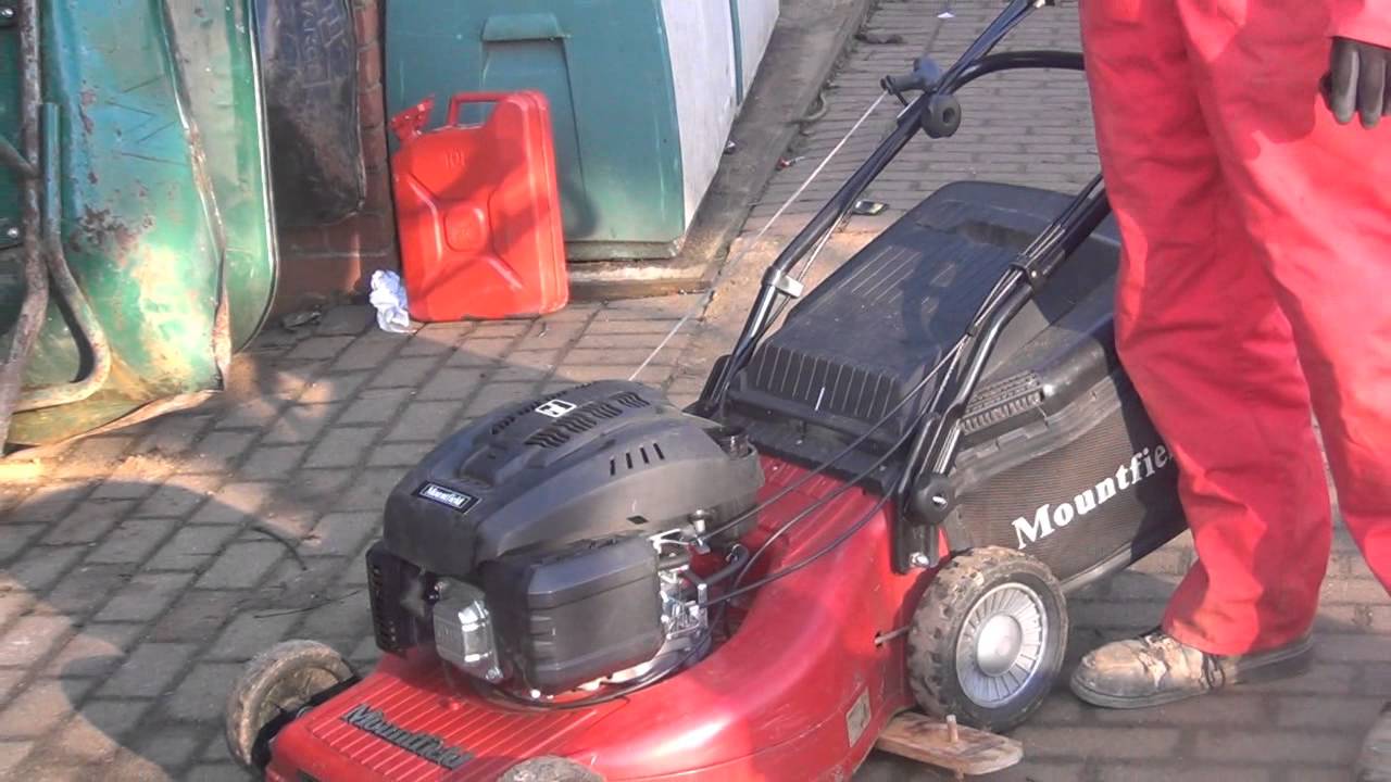 Lawnmower maintenance - Pre Start Checks