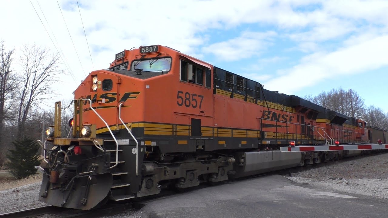 1/23/2022 - BNSF Coal Train at Greenview Road