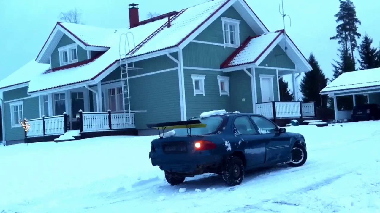 peltoautolla linttaa