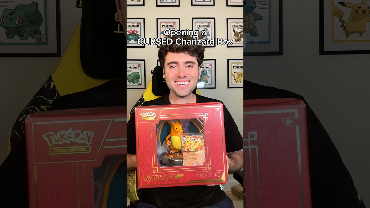 Распаковываю коллекционную карту Чаризарда из суперпремиум-коллекции #pokemoncards