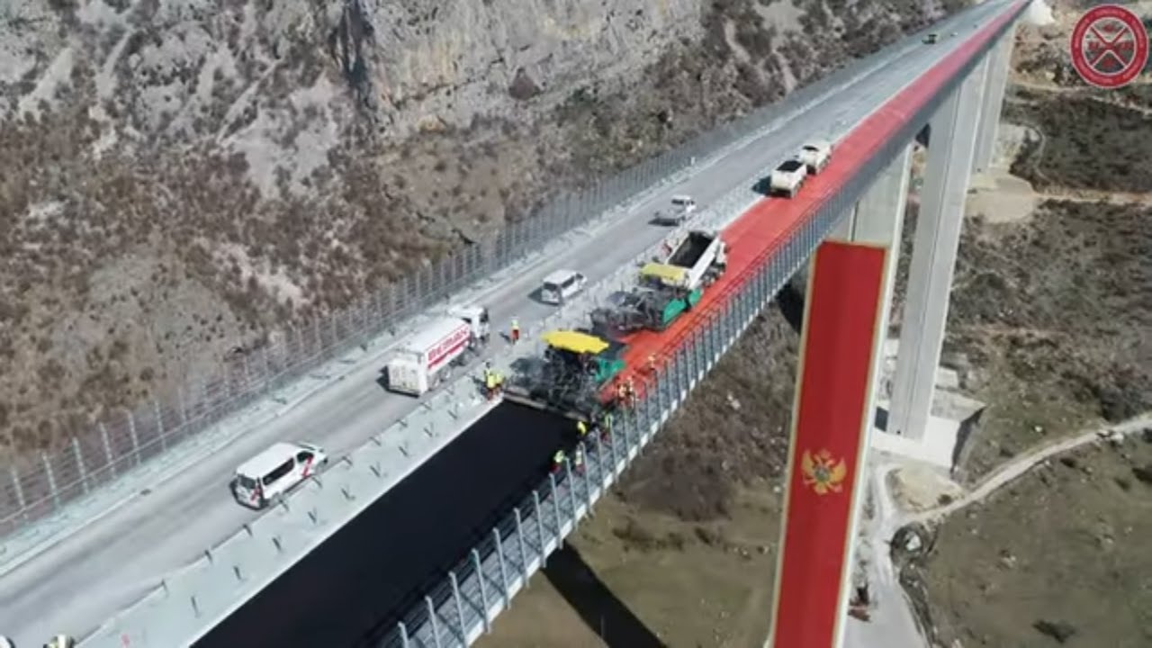 Asfaltiranje desne strane na mostu Moračica, ,auto-put Bar-Boljare 25.02.2021