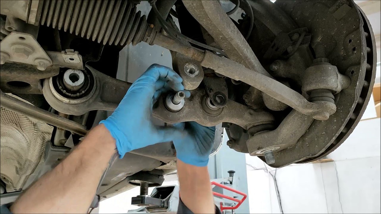 Mercedes C350e Bottom Wishbone Replacement + :)