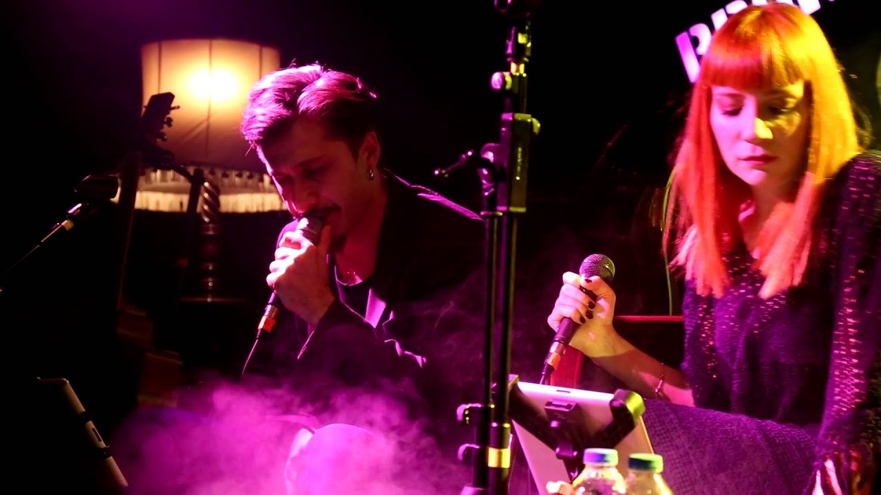 Doğan Duru & Aylin Aslım - İki Zavallı Kuş (Akustik Performans) | Bronx Konseri
