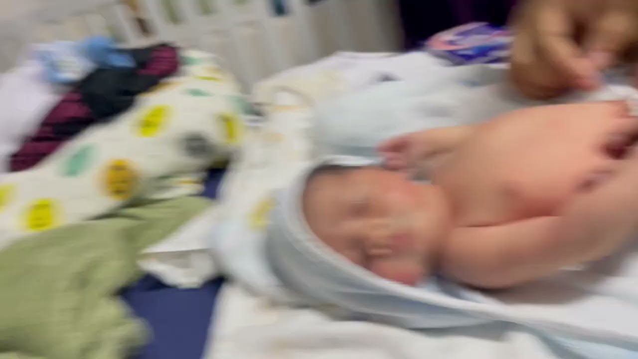 Primeiro banho Lu&iacute;s Miguel 