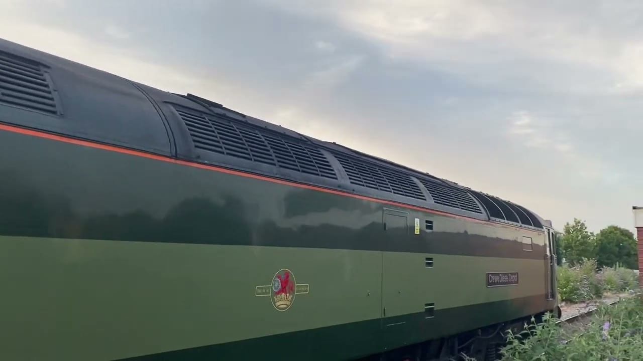 47810 & 47501 leaving Chippenham for slough with a saphos trains tour