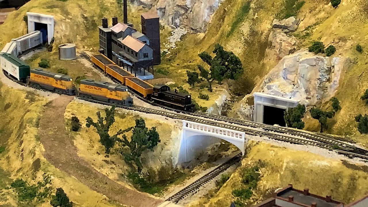Scenic Ridge #8 Final Scenery, Ballast, Tunnel Portals, Landscape, and Rocks