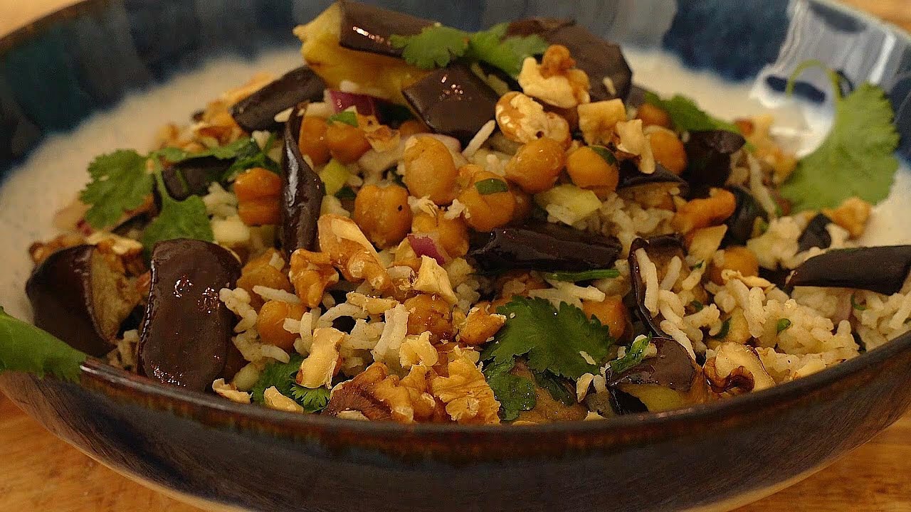 Пилав с нутом и баклажанами, вкусно и очень просто. Этот рецепт тебя вдохновит.