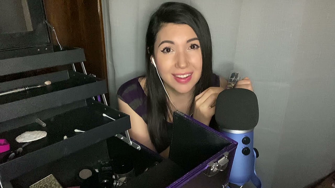 ASMR Chicle, Susurro y Tapping en mis Cosméticos (Parte 2) | ASMR Chewing Gum & Whispering