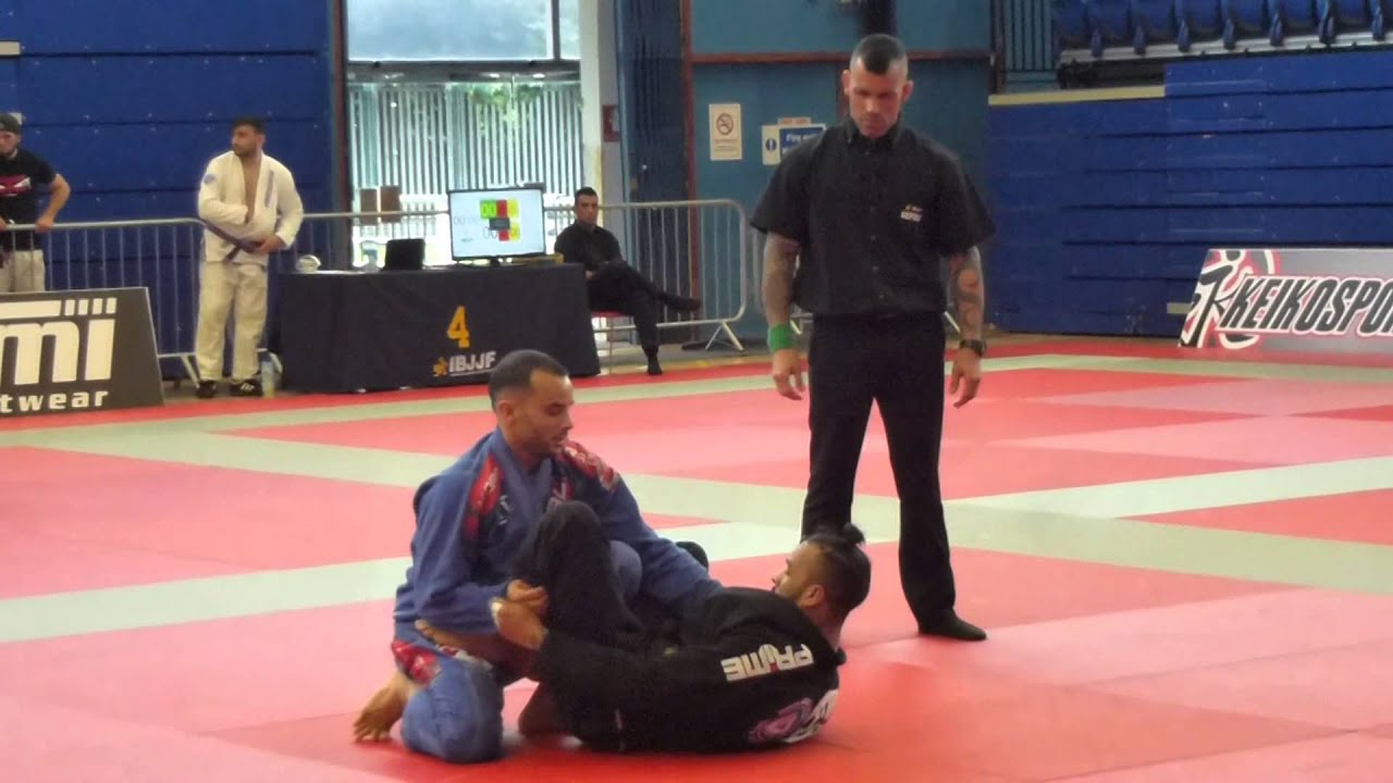 Marco Canha vs Max Lima - IBJJF London Open 2015 - Black Master 1 - Light