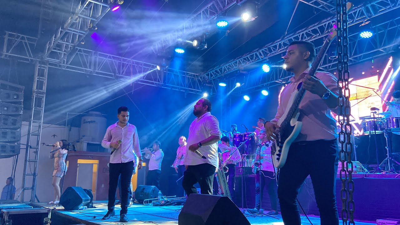 Bupu Y Ron En Vivo - Pop. Reyes Locos.
