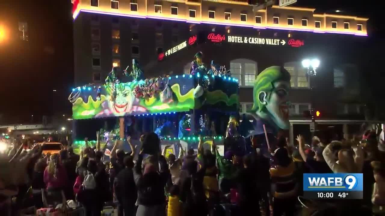 Hundreds pack downtown Baton Rouge for Mardi Gras parades
