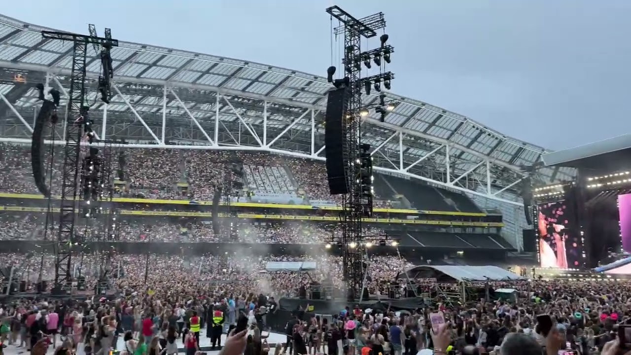 Dua Lipa - Nothing Compares to You (Full Song), Aviva Stadium, Dublin. 27th June 2025 