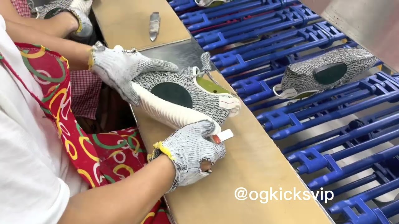 INSANELY BEST REPLICA YEEZY 350 TURTLE DOVE  || OG SNEAKER FACTORY