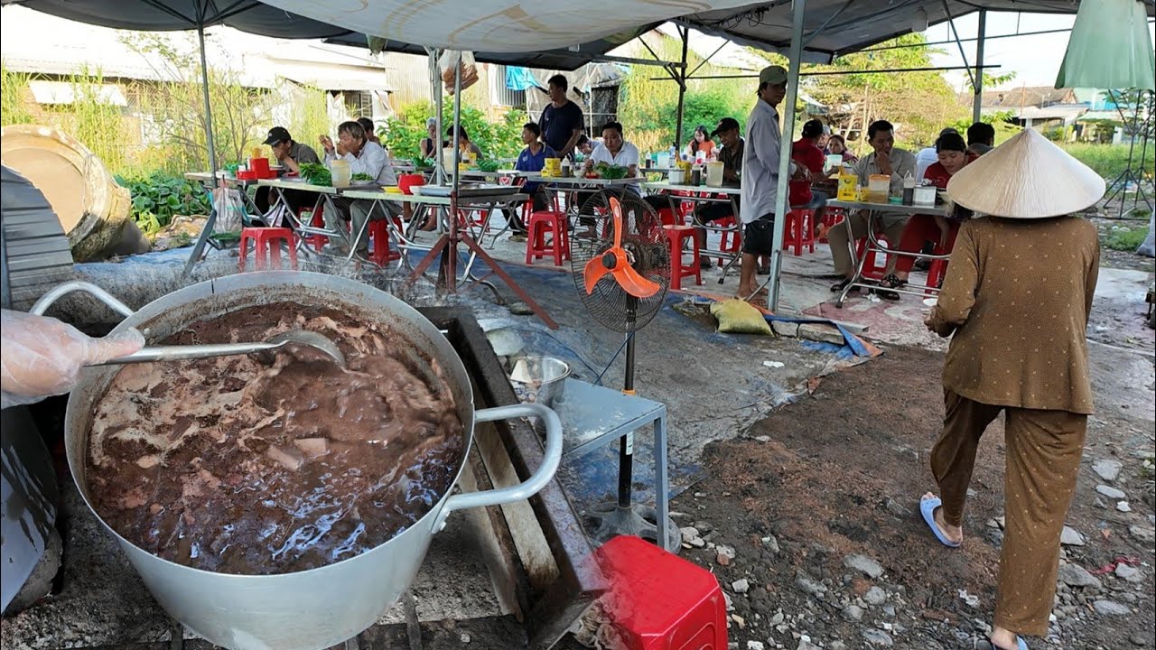 Đây 2 quán cháo lòng topping nhìn chảy nước miếng luôn cả nhà I Long Xuyên TV 