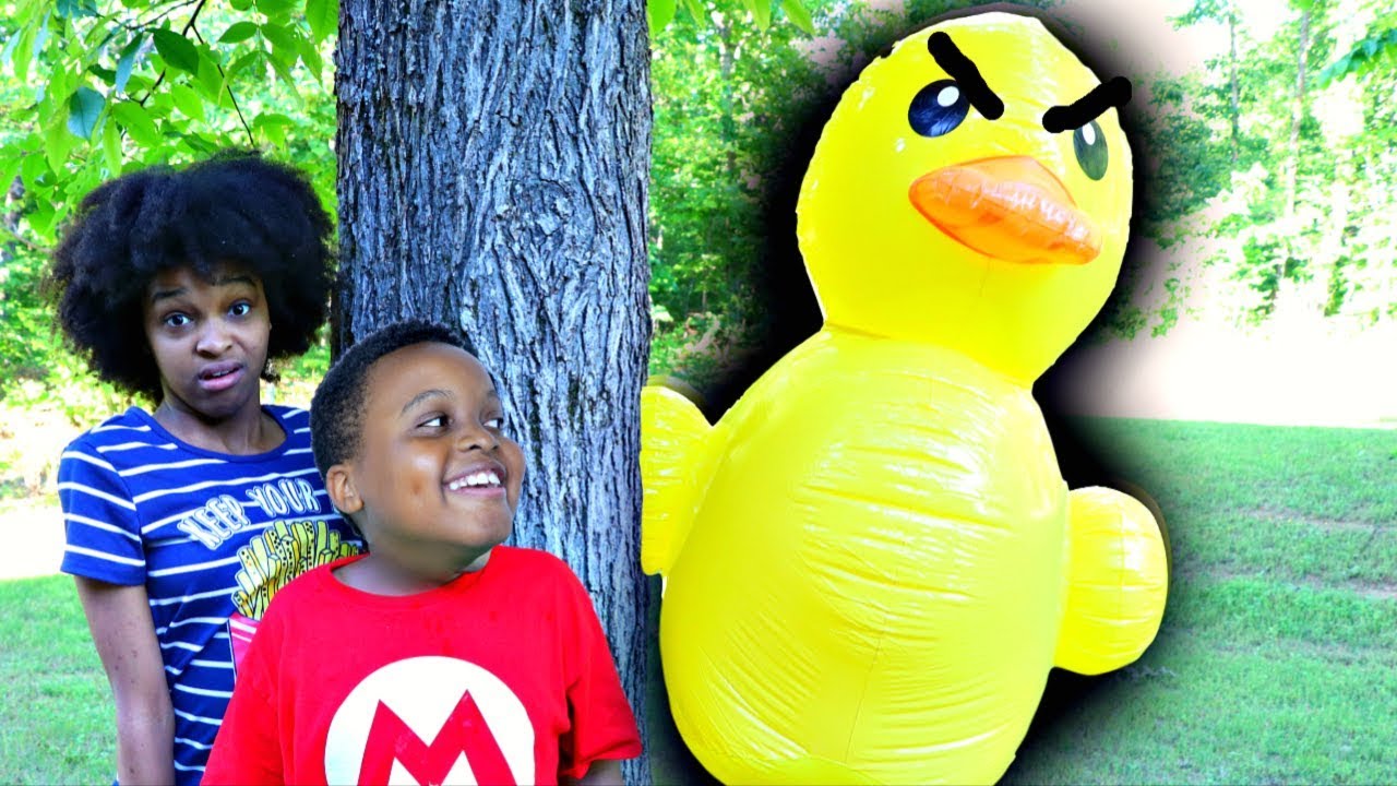 GIANT RUBBER DUCK Hide and Seek! - Shiloh and Shasha - Onyx Kids