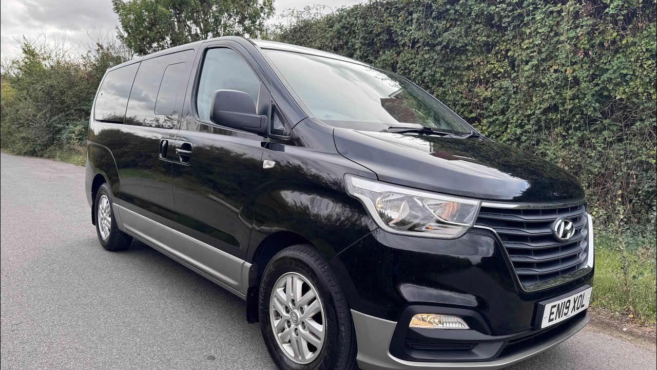 EN19XOL Hyundai i800 2019 Black 8 seats 6 speed manual gearbox 