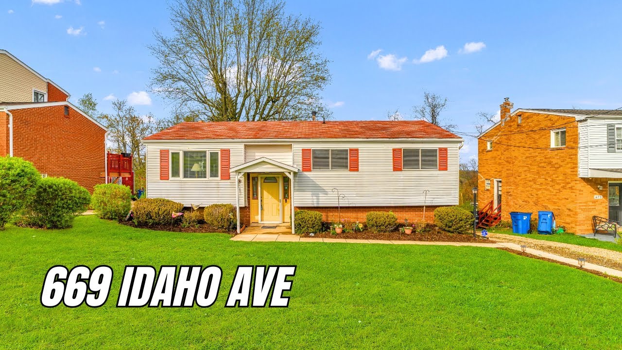 669 Idaho Ave, Verona, PA 15147 | Split-Level Home w/ Yard & Garage