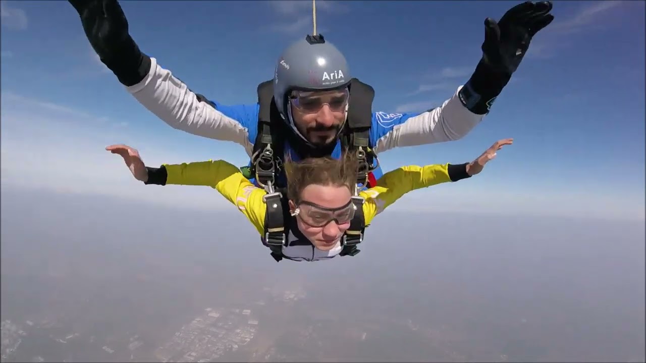 Scopri l'Adrenalina del Paracadutismo in Tandem a Reggio Emilia!
