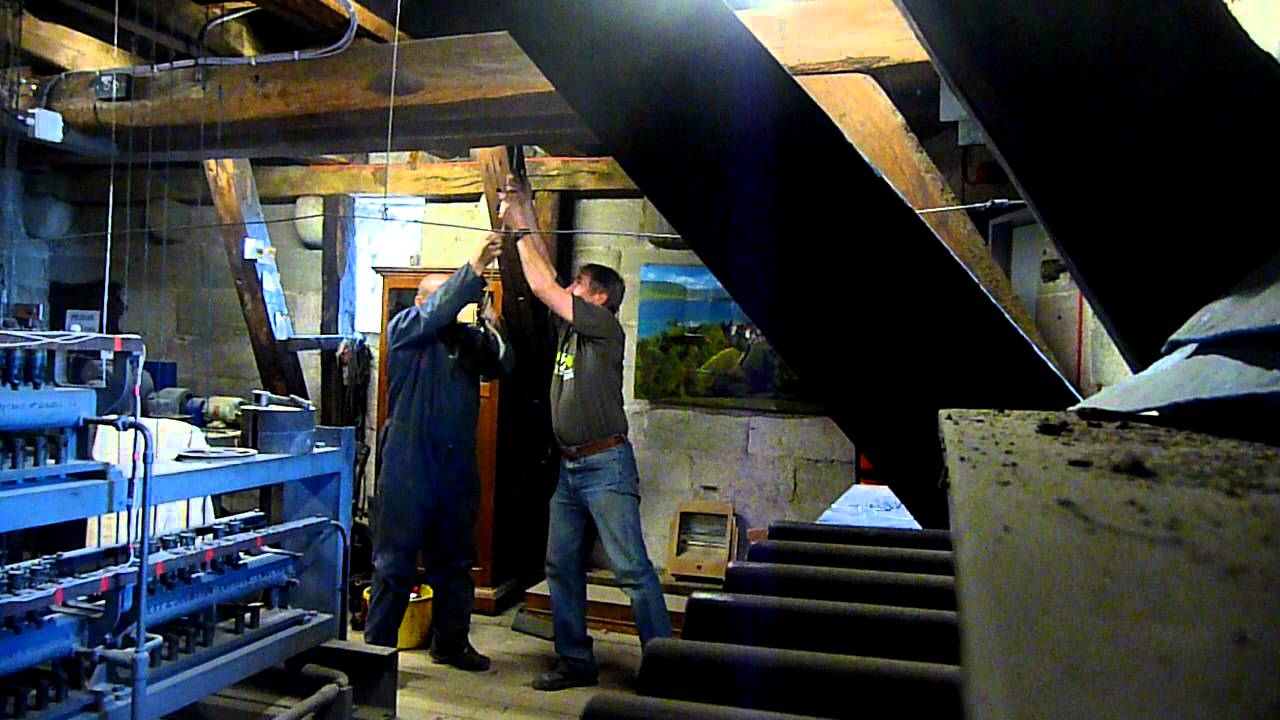 St John's, Perth, Scotland carillon bass bell 2.MOV