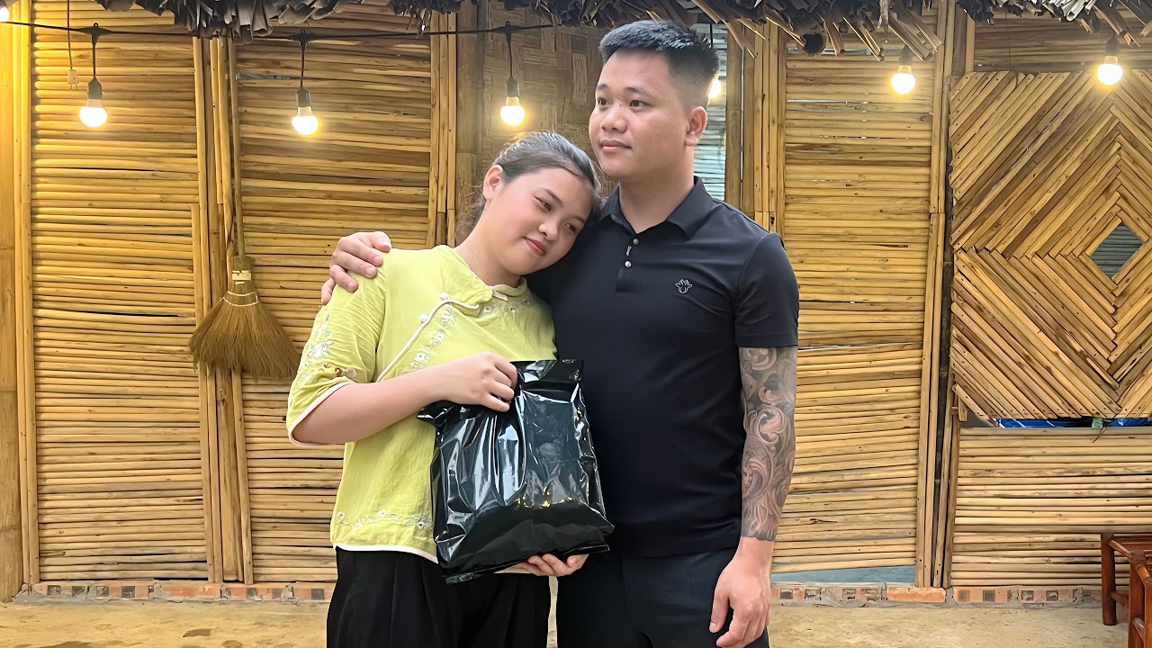 CEO John's unexpected gift changed the life of the poor girl.