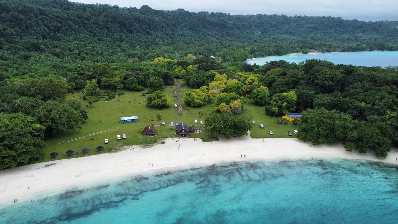 Champagne Beach Espiritu Santo in Vanuatu 42nd worlds best beach