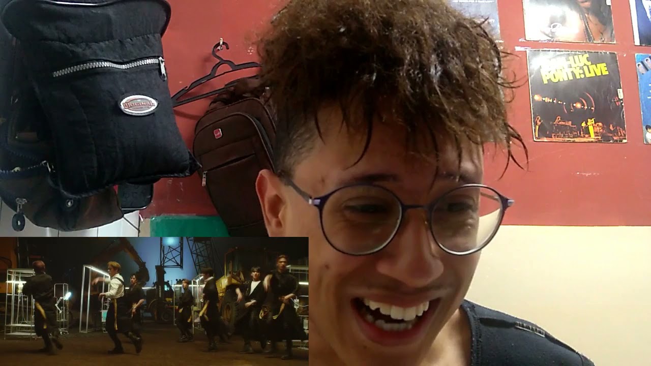 RAPPER REAGINDO A: STRAY KIDS - GOD'S MENU