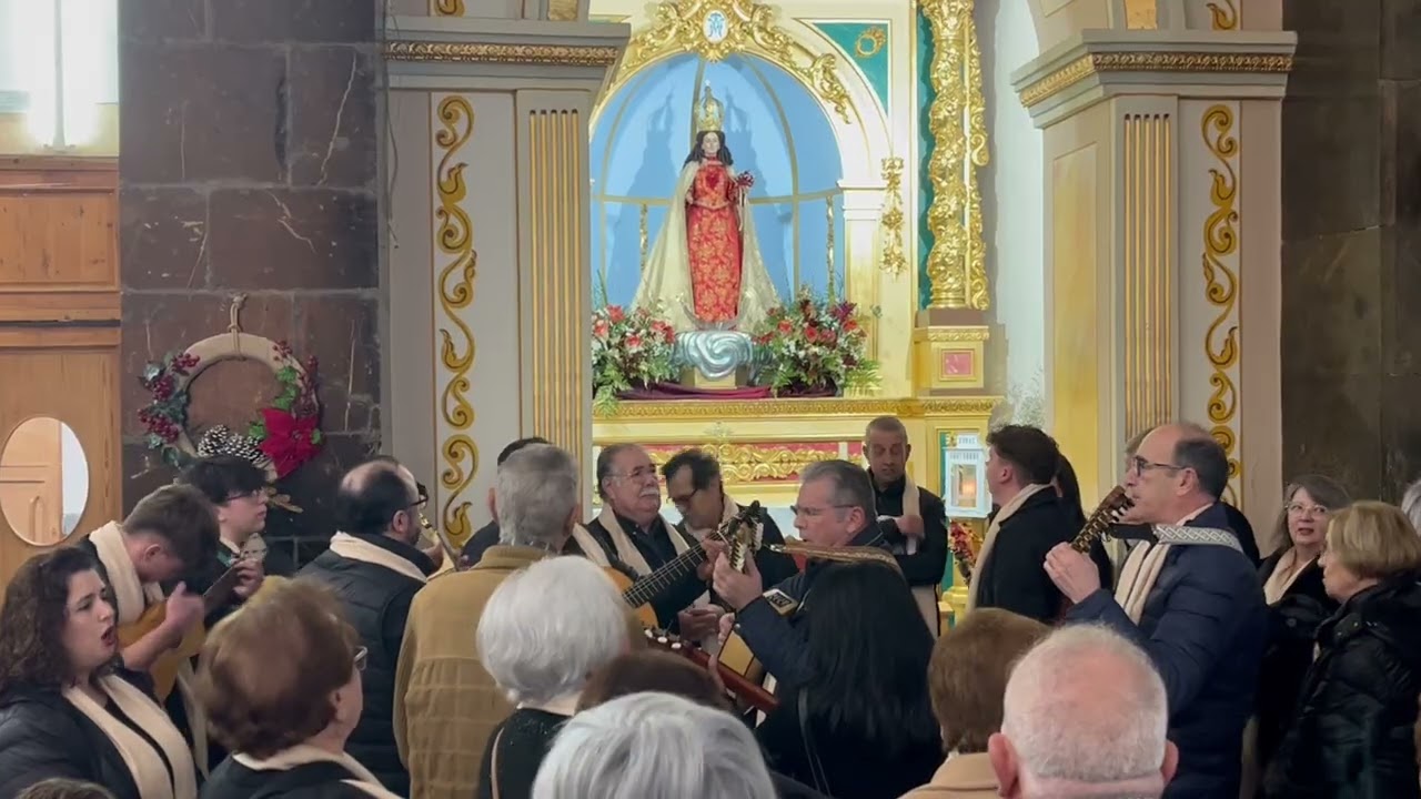 La campana de auroros del Rincón de seca le cantan a la virgen del Amor Hermoso por Navidad . 