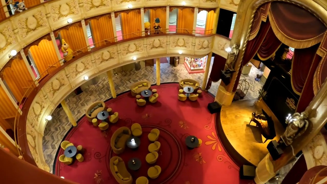 Übernachten wie ein Star! Das Theater Hotel vom Plopsaland Belgien hat mich umgehauen. Schaut rein!