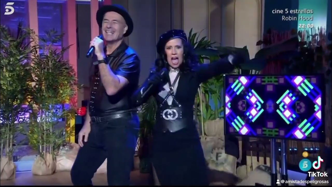 En el programa de televisión fiesta, presentando nuestro Single “a medio gas” con #enmagarcia
