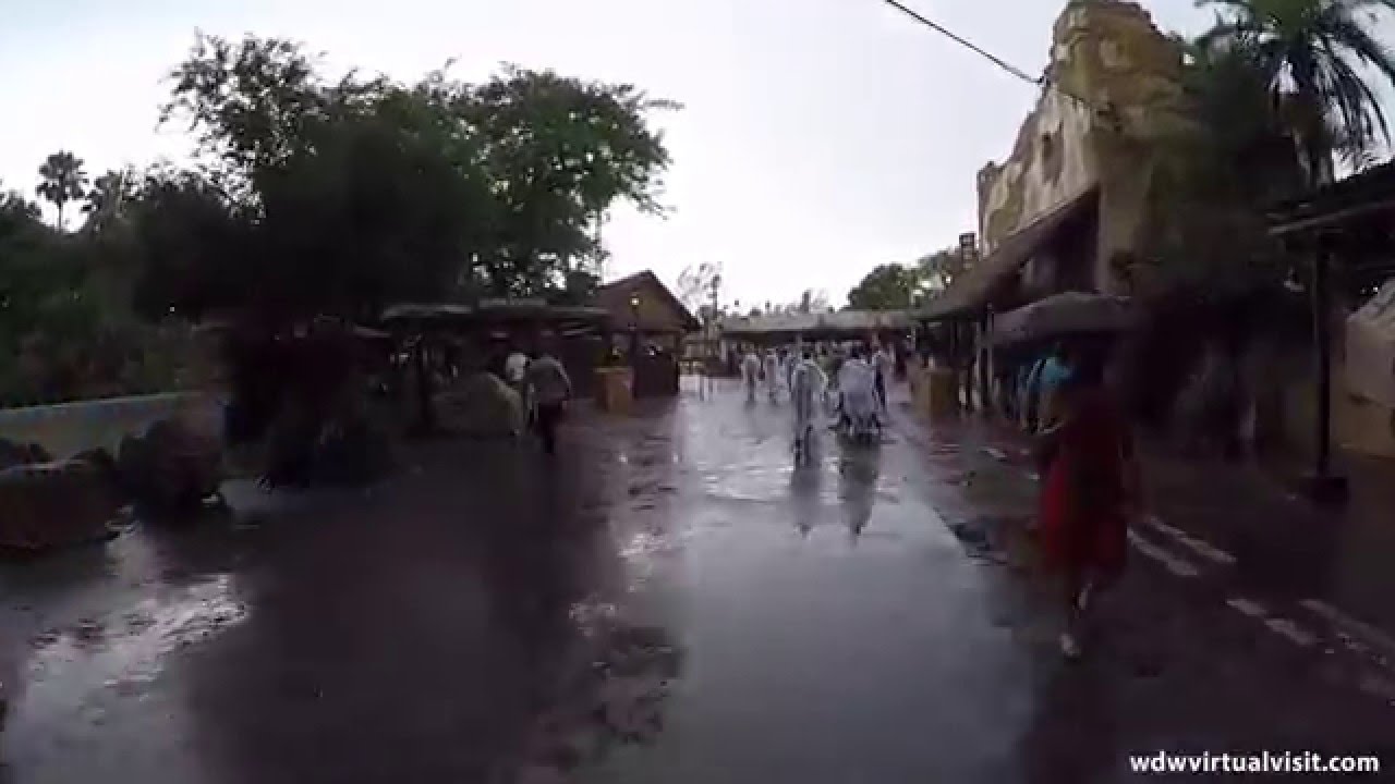 Animal Kingdom - AFRICA - Harambe Market to Discovery Island
