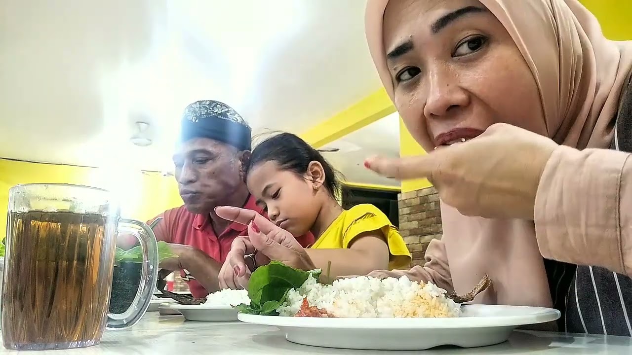Daily Vlog 351- Anak bontot habis sakit ngajak makan 