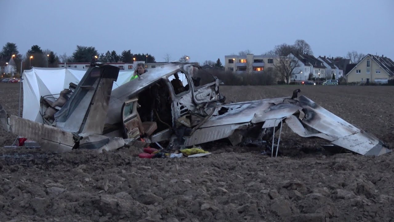 Flugzeugabsturz - 6-jähriges Kind überlebt - Vater stirbt am Flugplatz Hangelar am 21.03.25 + O-Töne