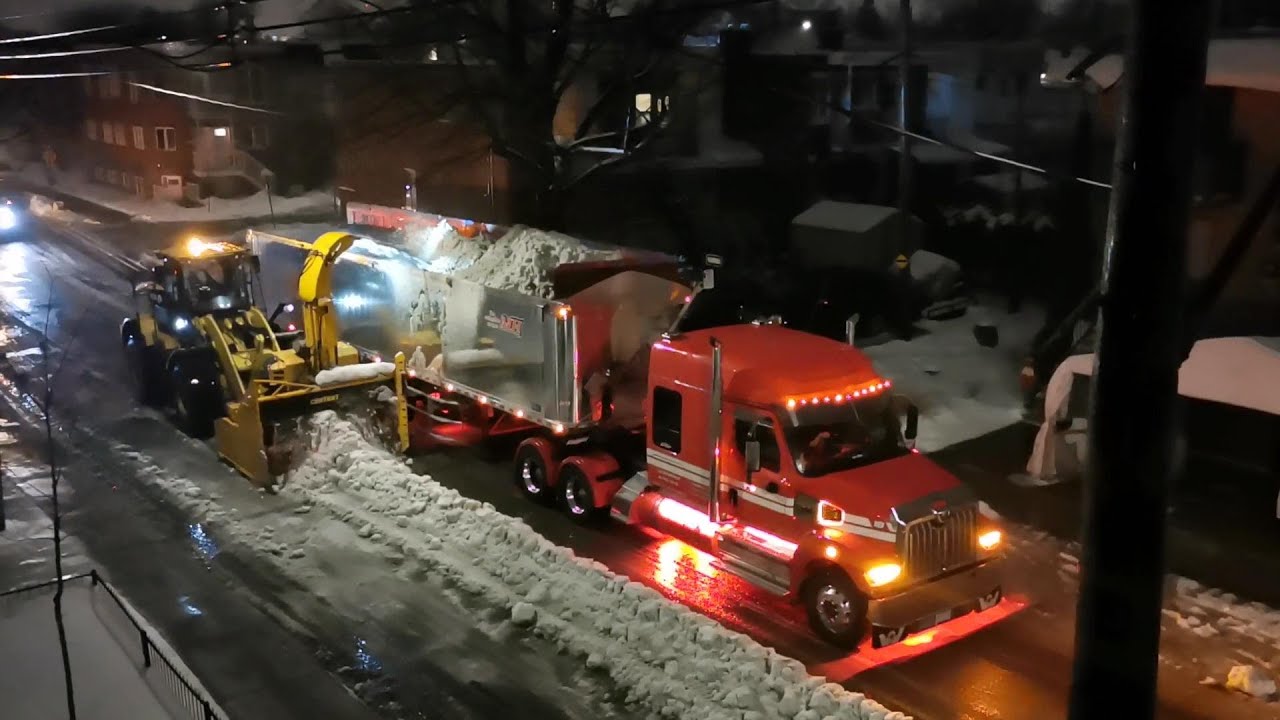Snow Removal Operation in Montreal  - First snowfall of December 2024