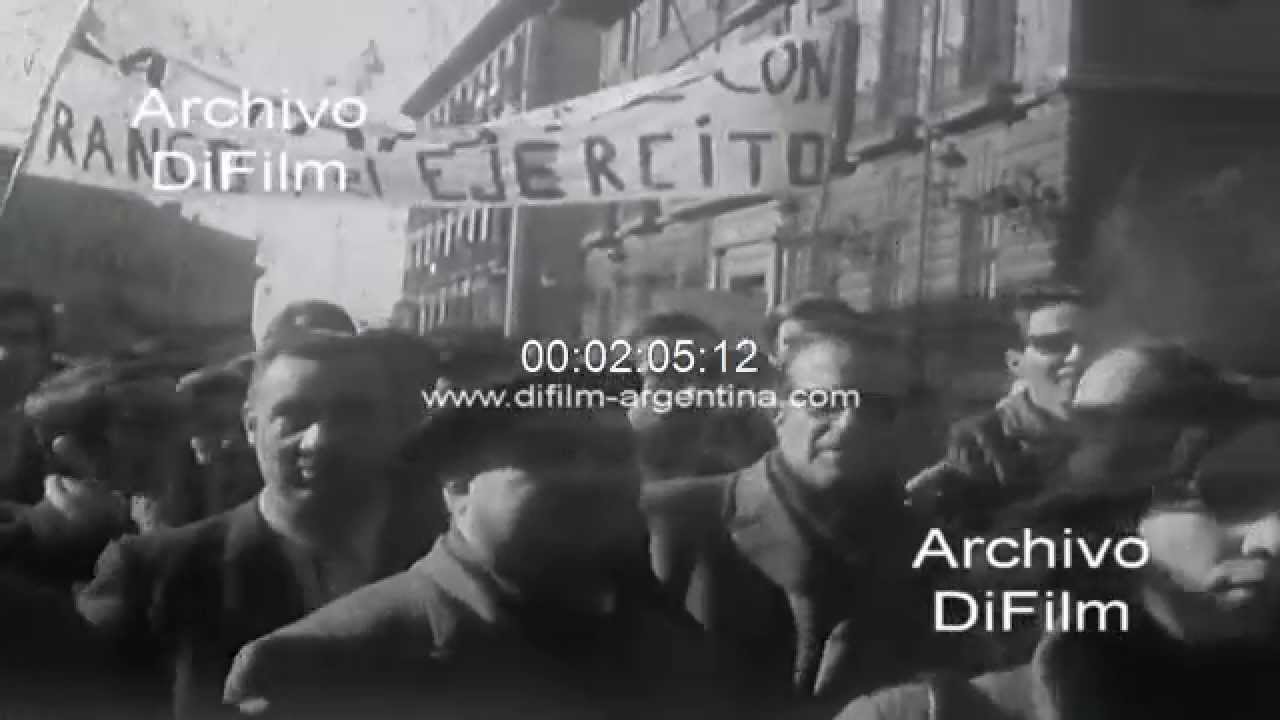 Francisco Franco saluda al pueblo en la Plaza de Oriente 1970