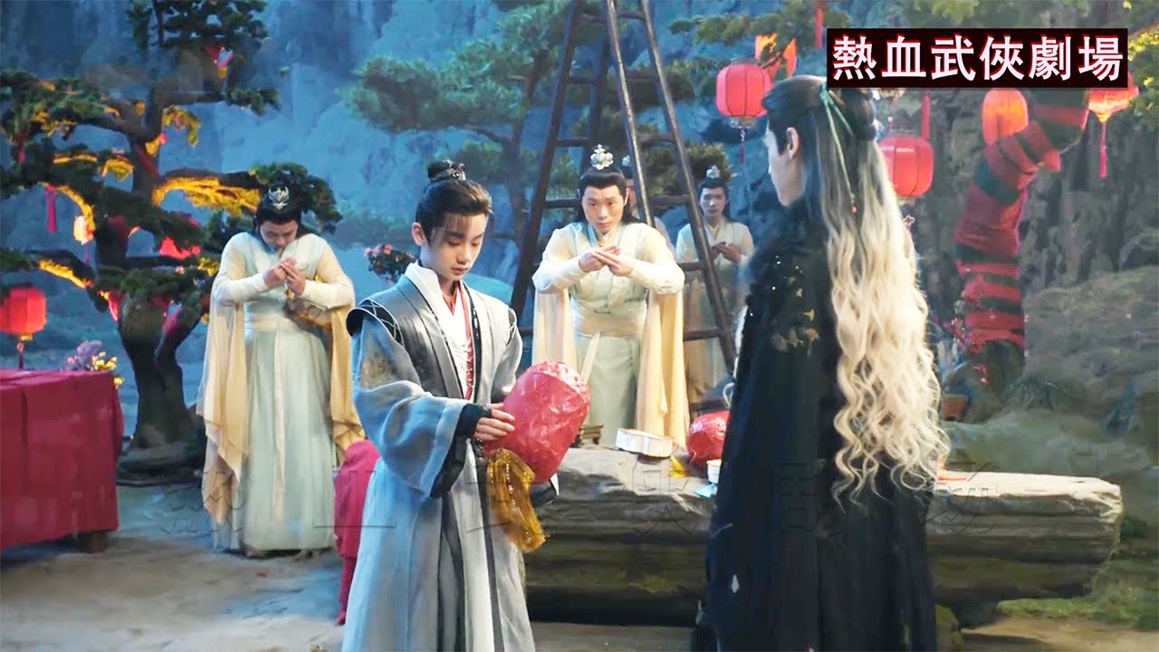 小孩天生大力被當怪物，直到武林第一的師父站在他身後，一剪刀下去全場閉嘴！🔥Movie